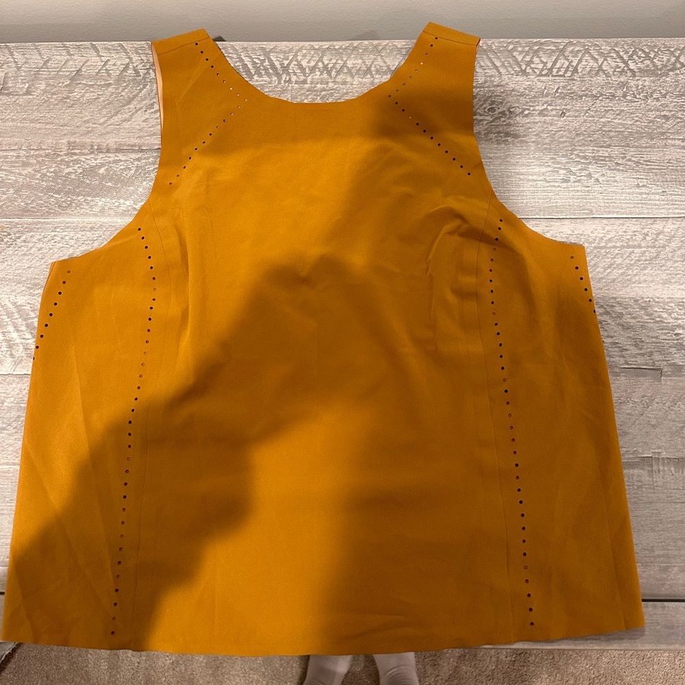 Athleta Tank💛